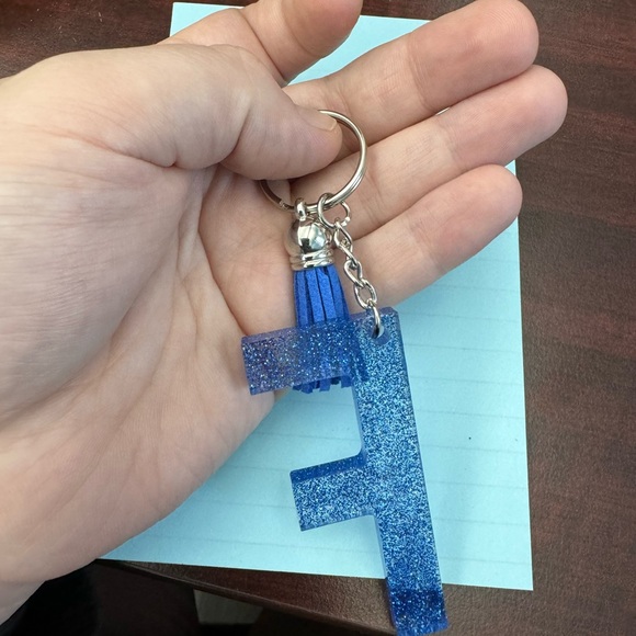 “F” Keychain - Picture 4 of 6